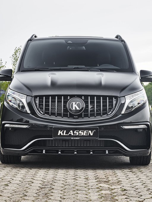 Black Mercedes Benz V Class, front view